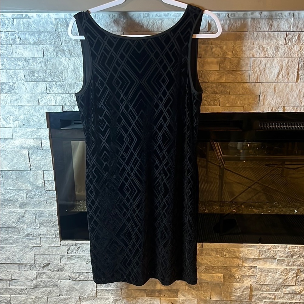 WHBM black geometric velvet sleeveless dress size Small